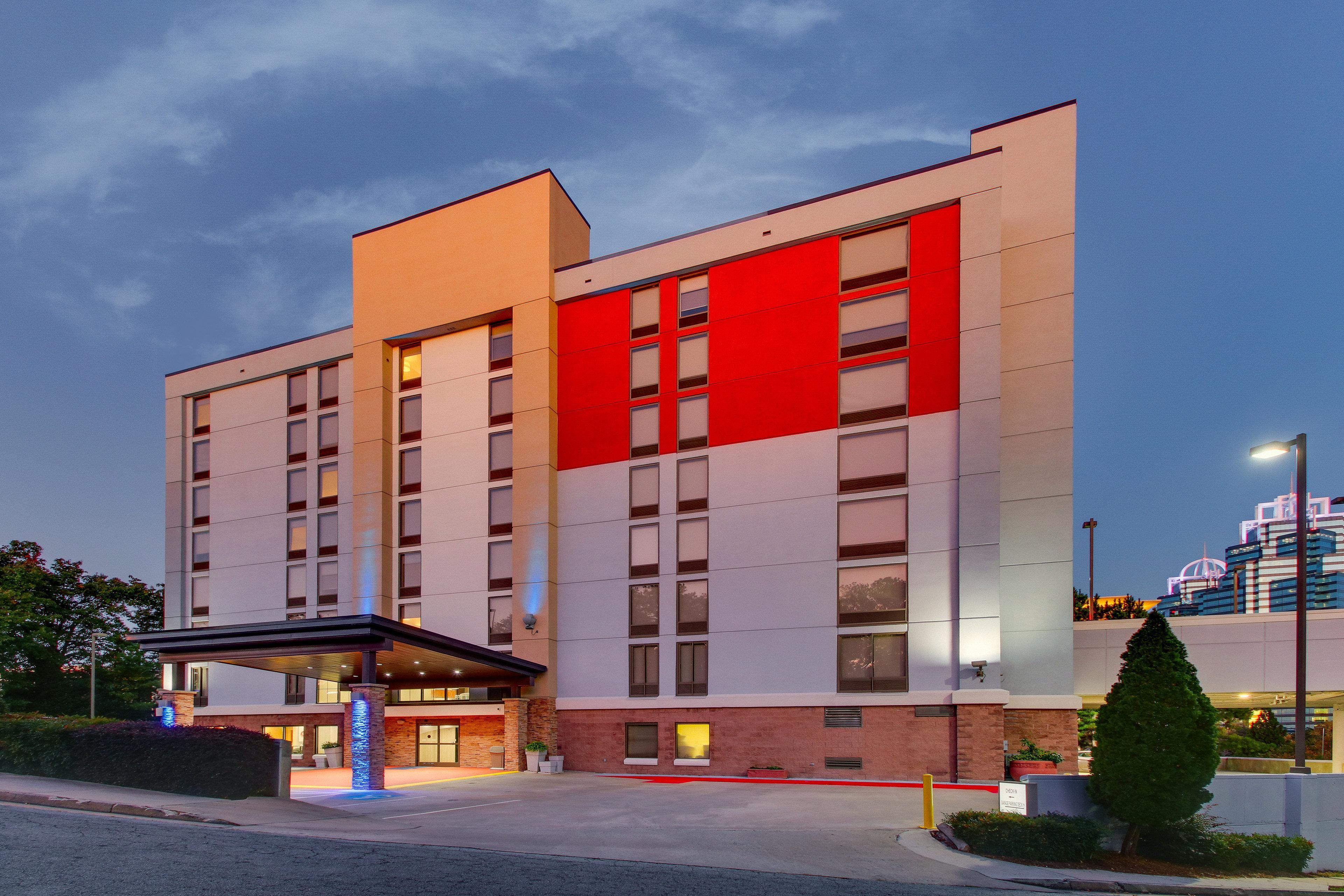 Holiday Inn Express & Suites Atlanta Perimeter Mall Hotel, An Ihg Hotel Sandy Springs Exterior photo