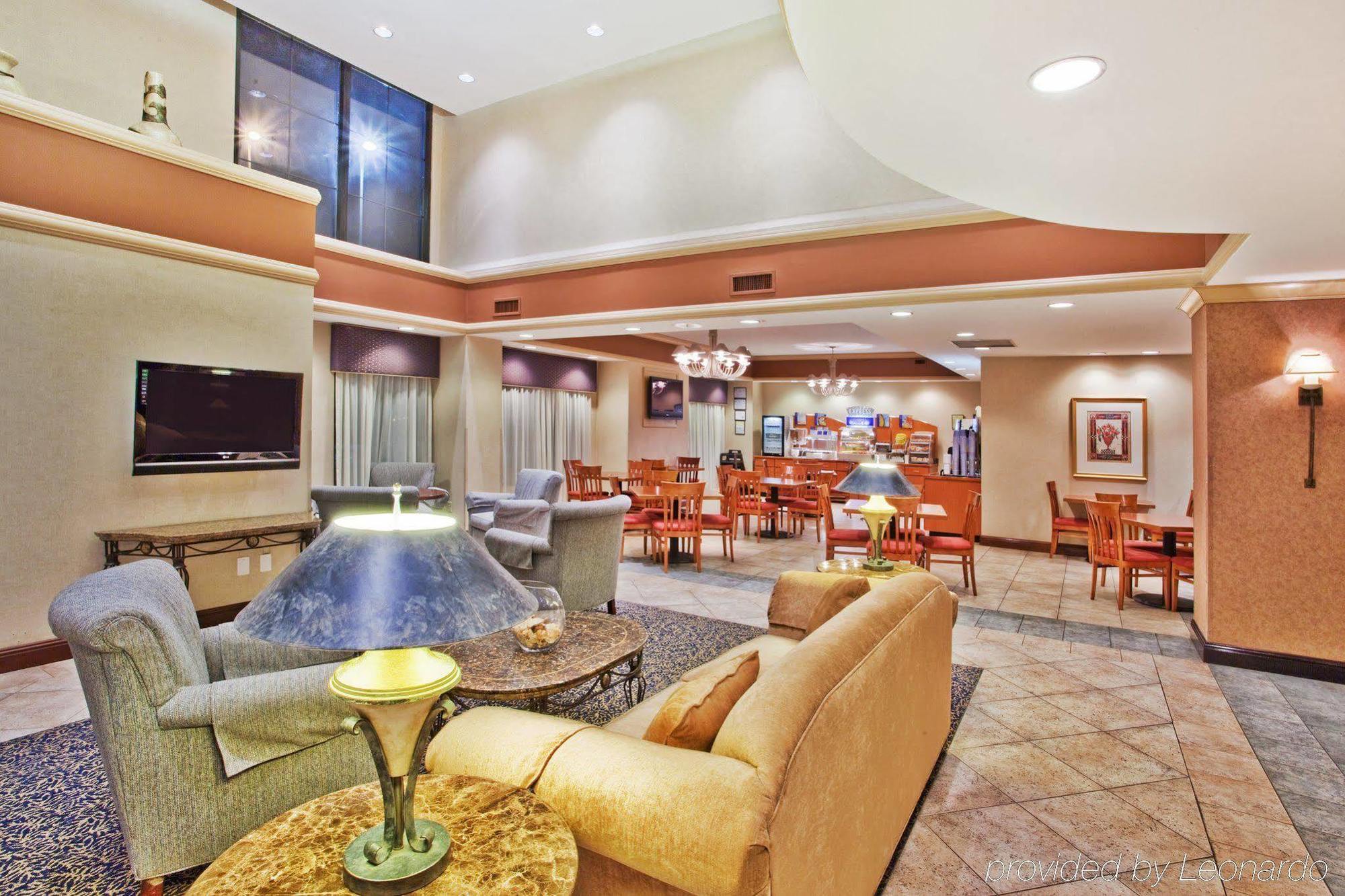 Holiday Inn Express & Suites Atlanta Perimeter Mall Hotel, An Ihg Hotel Sandy Springs Interior photo