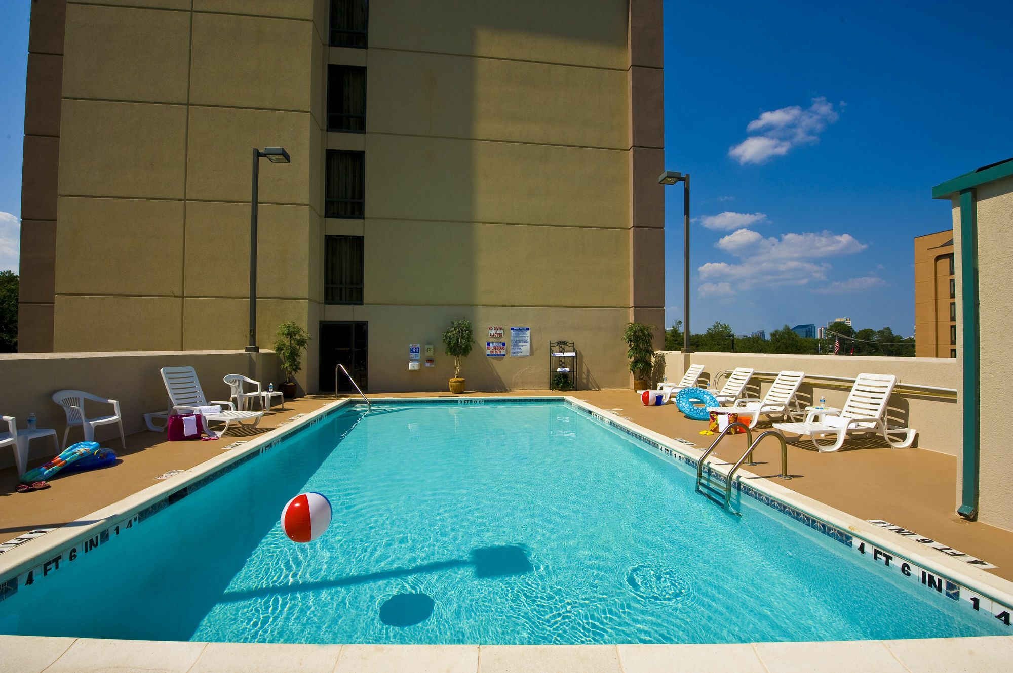 Holiday Inn Express & Suites Atlanta Perimeter Mall Hotel, An Ihg Hotel Sandy Springs Facilities photo